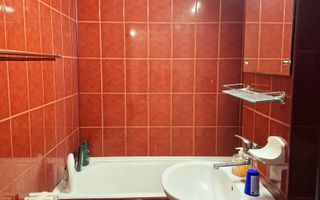 Apartament cu 3 camere, decomandat, zona Republicii - Poză 12