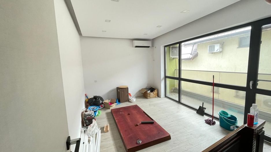 VILA DE INCHIRIAT PARCARE   BIROURI ZONA  PIPERA - Poză 12