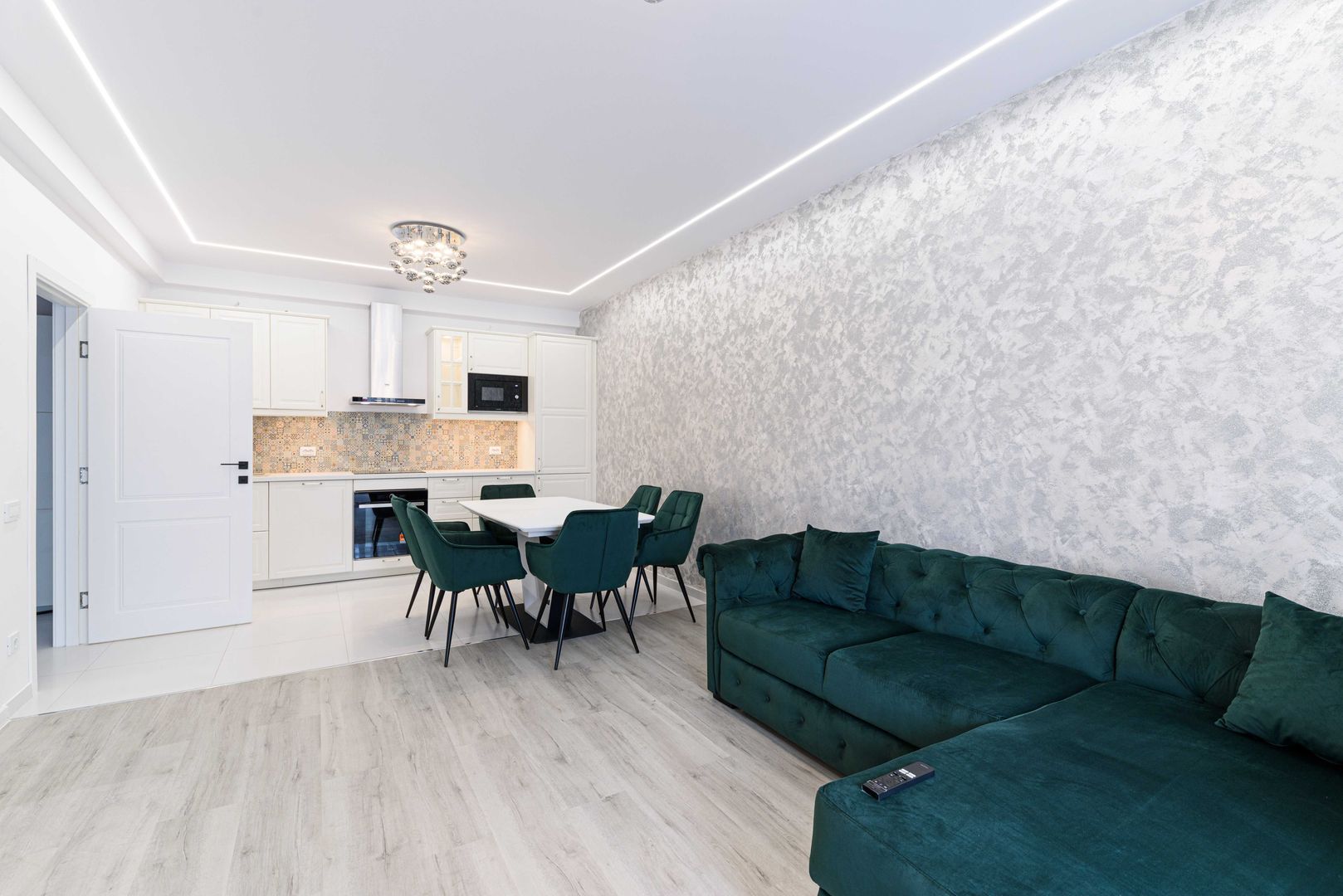 DE inchiriat Apartament 3 camere de închiriat | Plazza Residence - Poză 1