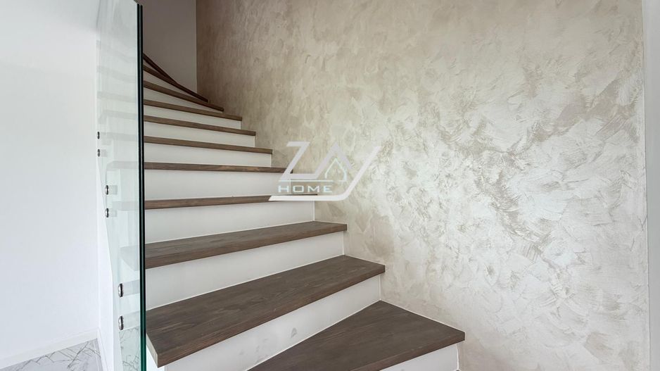 Duplex finalizat despartit prin camera tehnica. 3 dormitoare. 2 balcoane. - Poză 8