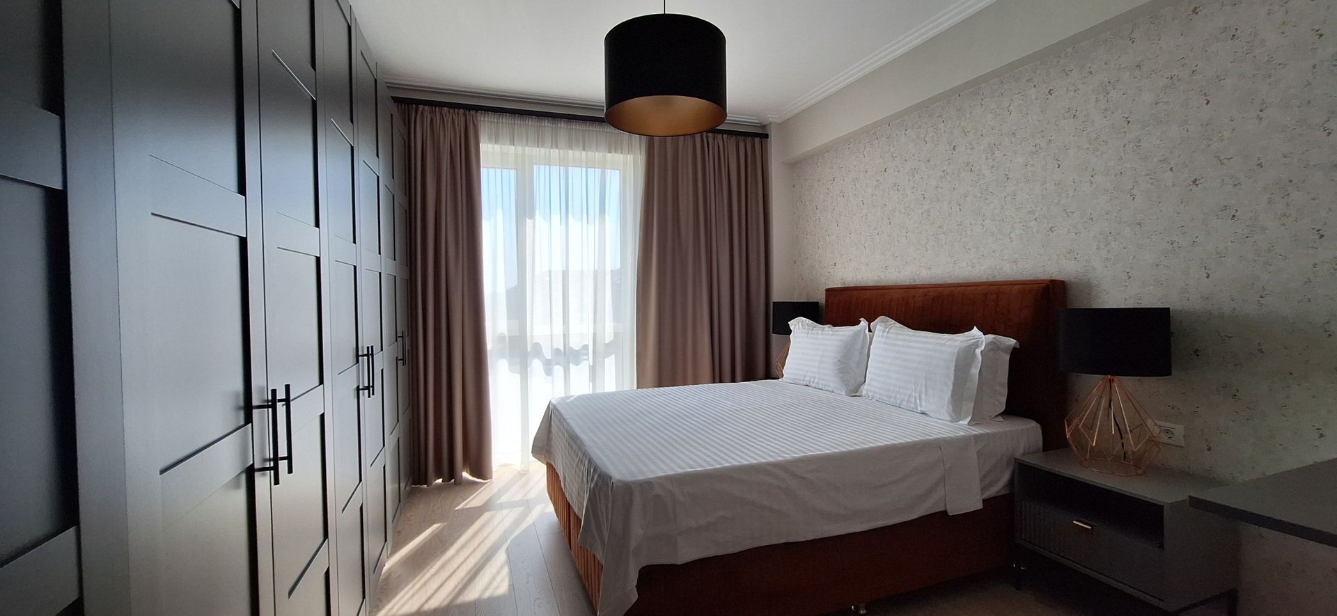 Apartament mobilat si utilat cu 2 locuri de parcare - Poză 1