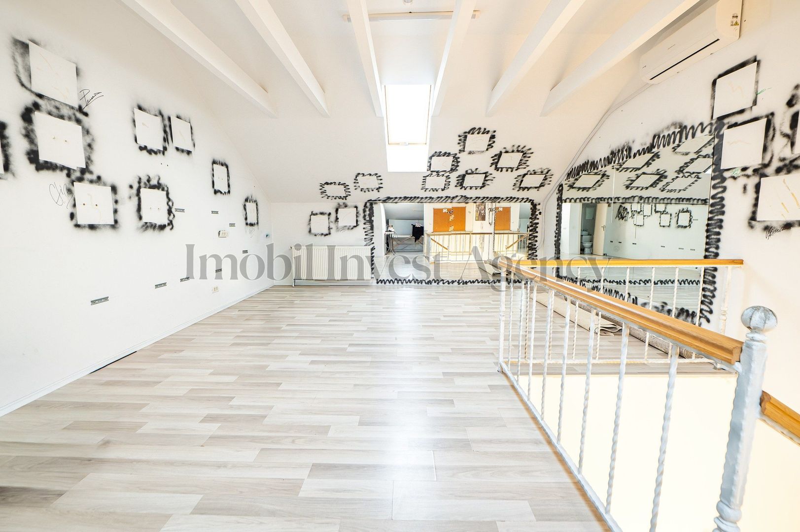 Duplex P+1+M cu grădină proprie, terasă și acces la piscină. - Poză 18