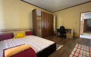 Imobil cu 5 apartamente separate, ideal pentru investitie - zona UMF! - Poză 12