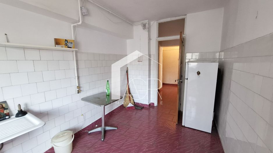 Apartament cu 3 camere, decomandat, Piata Mihai Viteazu - Poză 6