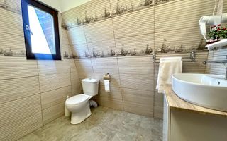 INVESTITIE Vila moderna + vila la rosu, teren 1480 padure - Poză 10