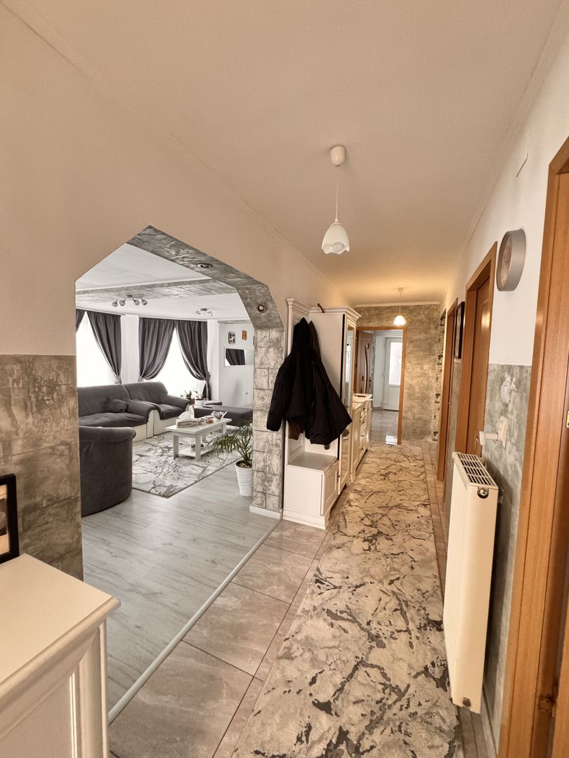 Vilă spațioasă cu 6 camere – Cartierul Viena, Oradea - Poză 10