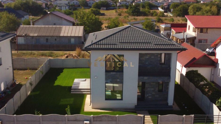 Vila in centrul comunei Berceni - Poză 2