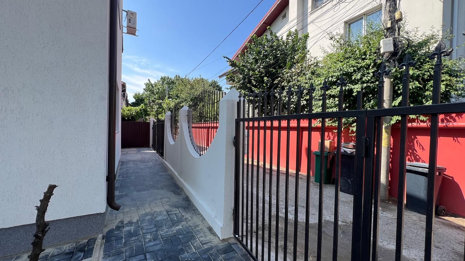 Casă P+1 – 4 dormitoare, curte modernă, dormitor la parter - Poză 11