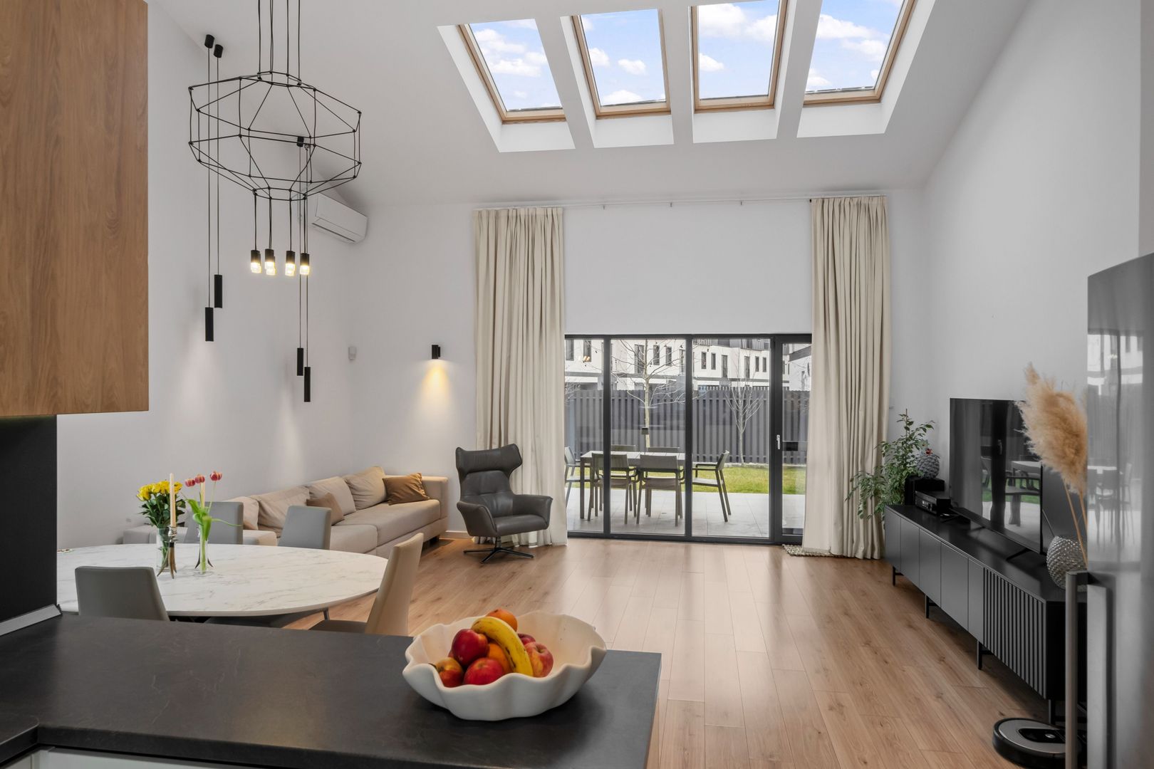 Vila pe parter cu 5 camere  | 655 mp teren | dotata cu panouri solare - Poză 8