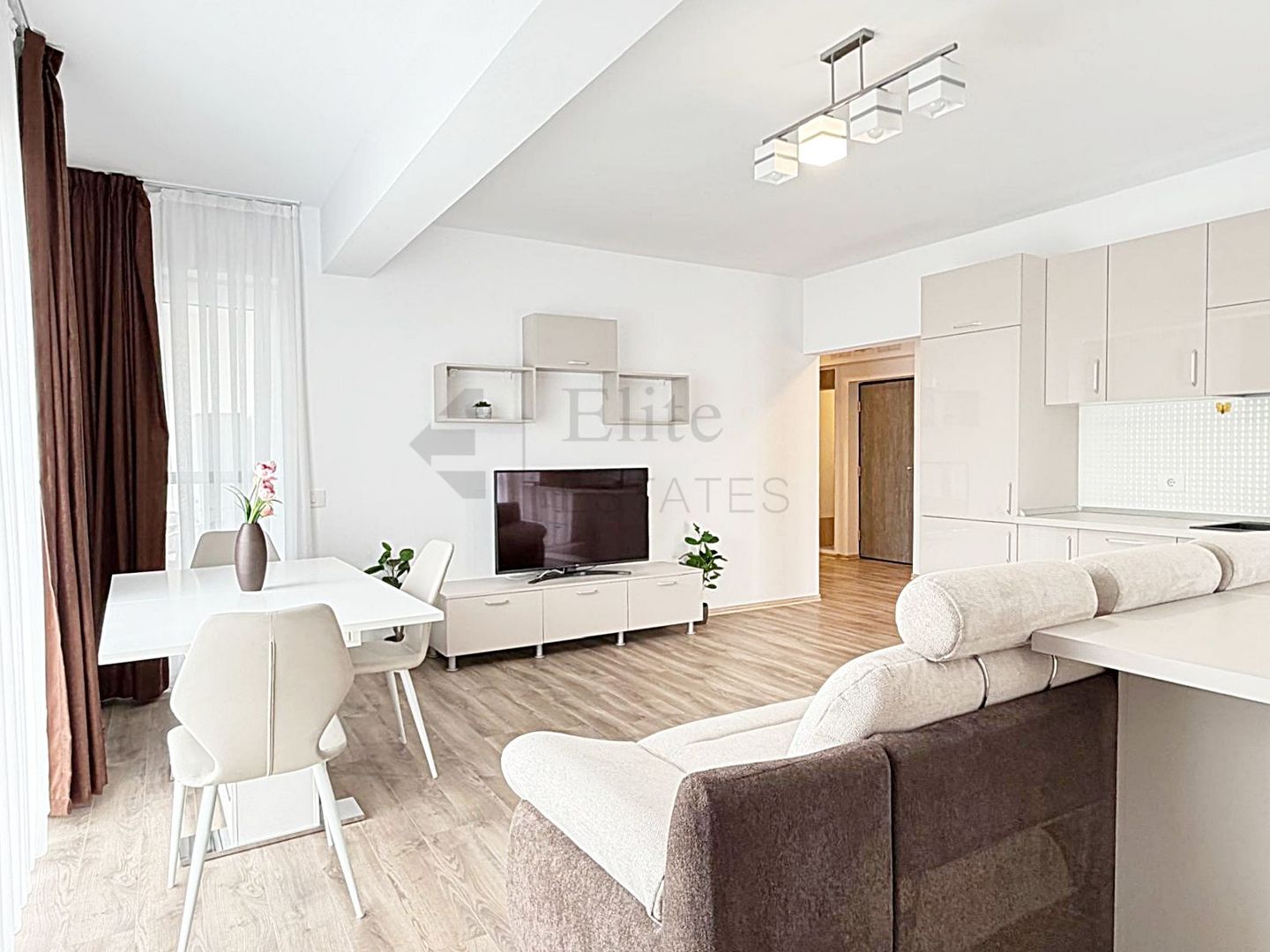 Apartament 4 camere de inchiriat in Prima Onestilor - Poză 1
