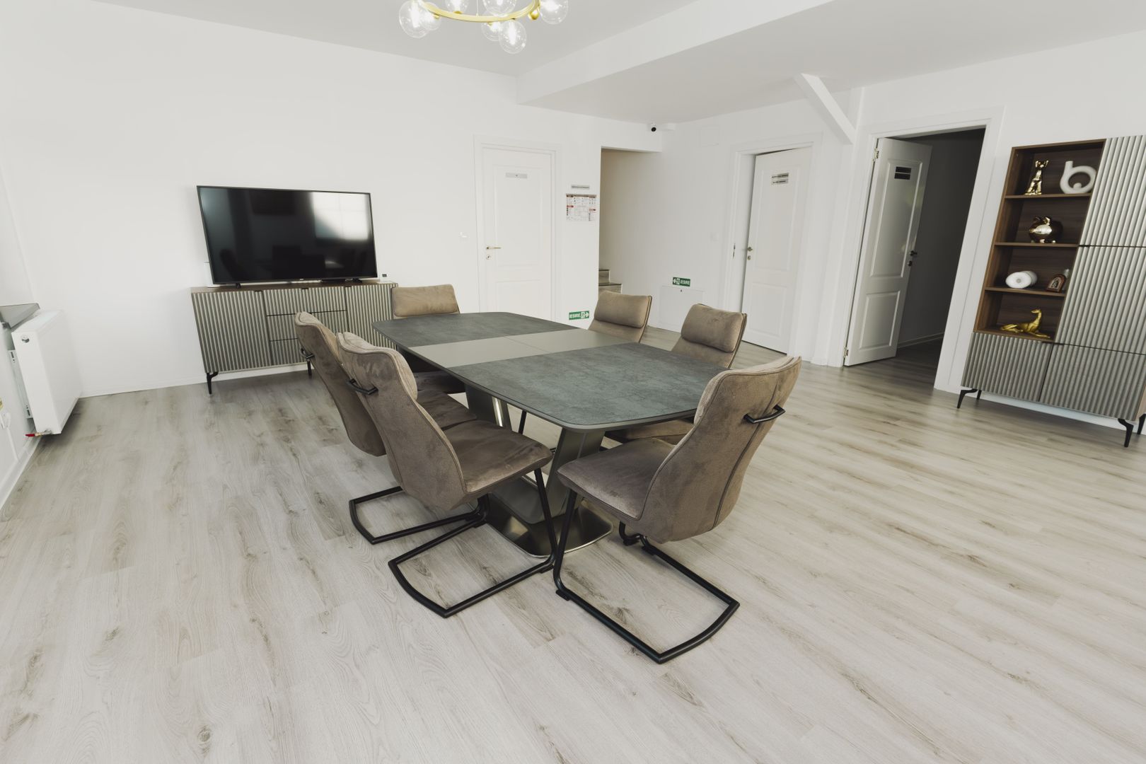 Vila 2 minute Lacul Herastrau I OPORTUNITATE INVESTITIE - Poză 3