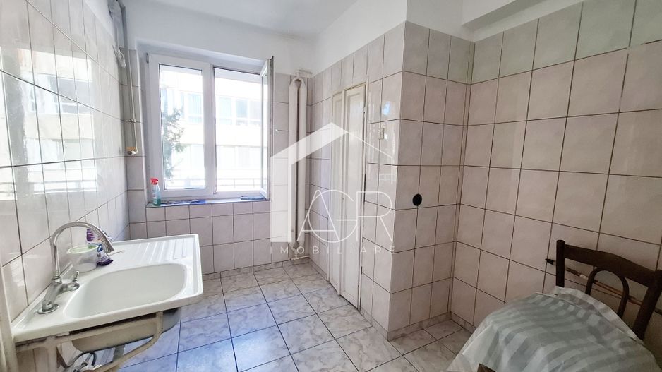 Apartament cu 2 camere, zona Ultracentral - Poză 4