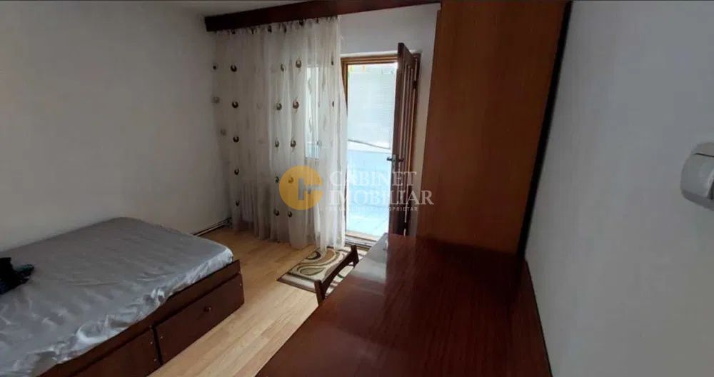 Nicolina- Apartament 3 Camere Decomandat -Etaj 2 -Bloc 1985 - Poză 3