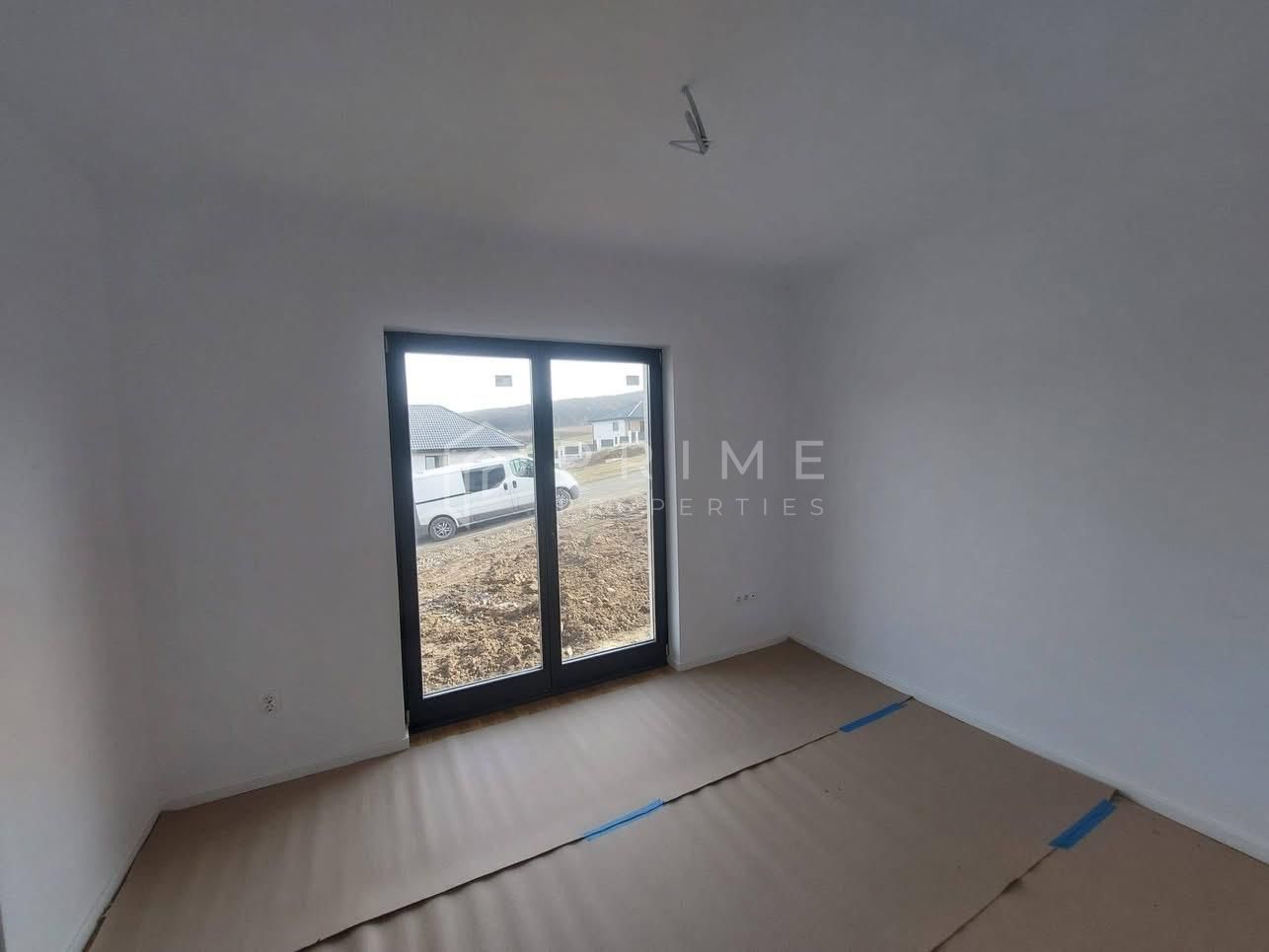 Vilă chalet modern cu perete panoramic de sticlă - Livezeni, Mureș - Poză 9