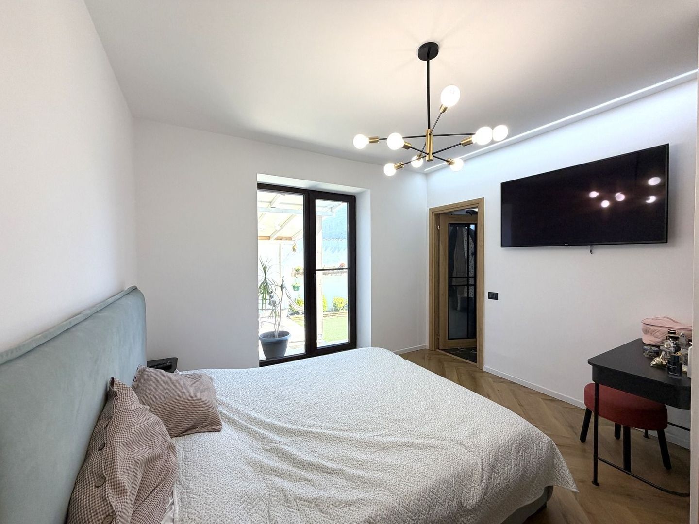 Casa individuala renovata integral P+M Chitila-Bucurestii Noi - Poză 9