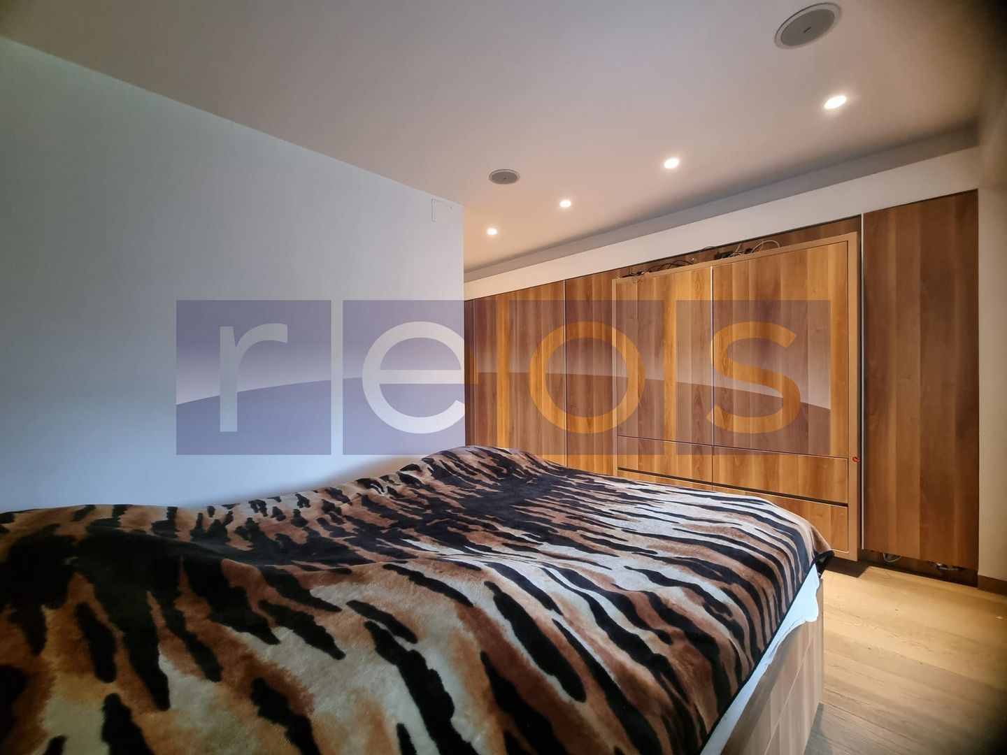 VANZARE 3 CAMERE SEMIDECOMANDAT - Mall Vitan - Poză 9