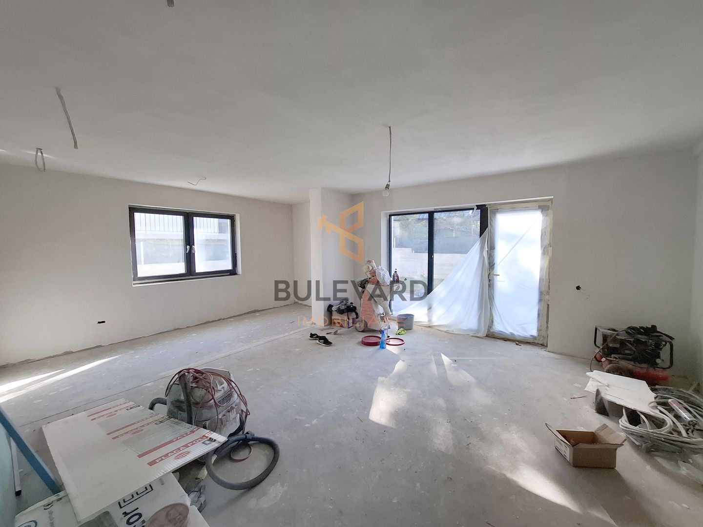 Casa tip duplex, curte libera 200 mp, in cartier Europa! - Poză 7
