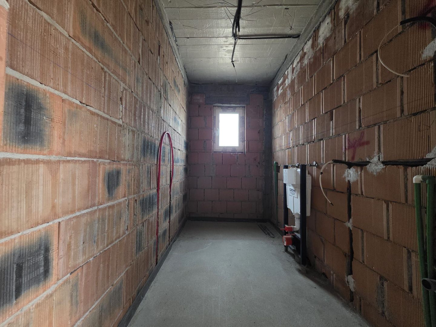 Vilă individuală în Tunari – 5 camere, curte privată - Poză 14