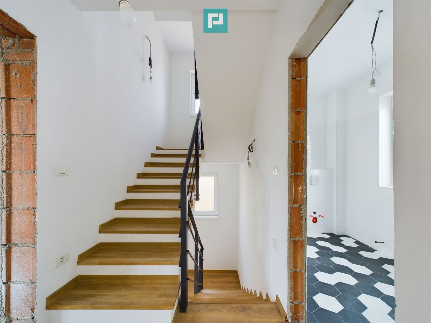 Duplex elegant cu 3 dormitoare în Ghiroda - Poză 5
