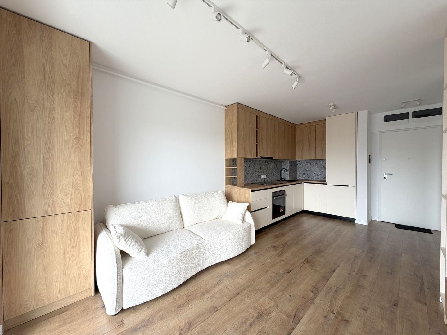 Studio mobilat si utilat | terasa 10 mp | Prima Vista Pipera-Barbu Vacarescu - Poză 5