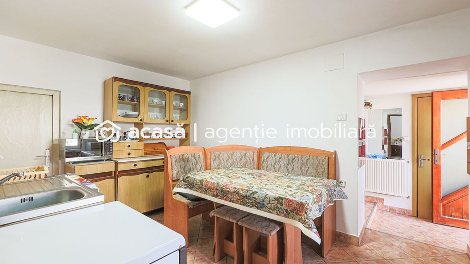 Preț redus! Casă în localitatea Turnu - Poză 6