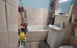 Vand Apartamnet 2 camere decomandat - Poză 7