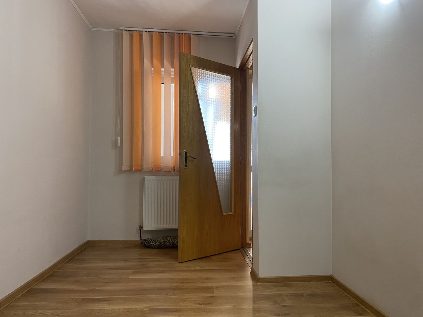 Vanzare apartament cu 4 camere luminos, vedere deschisă-Targoviste-M5 - Poză 6
