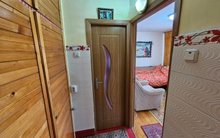 Apartament 3 camere, etaj 1, zona Piata Cetate - Poză 2