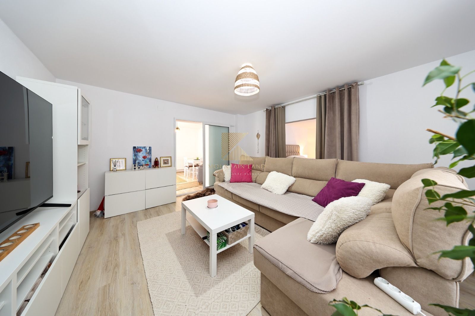 Casă renovată, teren 394 mp – Râșnov, str. Misu Popp, zonă centrală - Poză 1