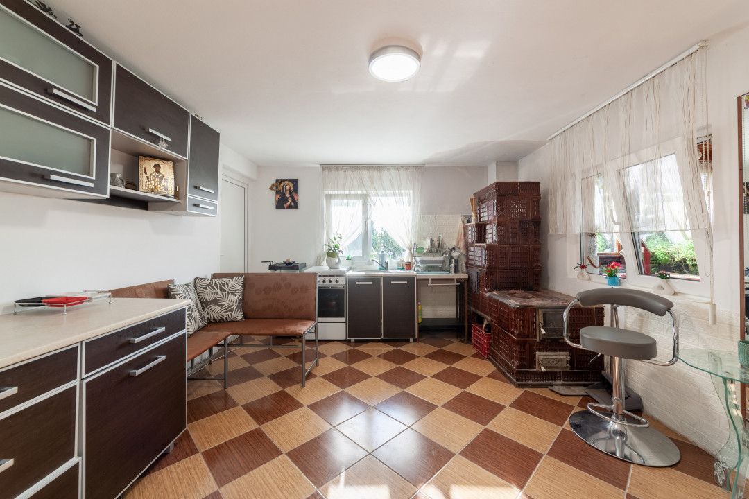 Casa cu teren generos si gradina spectaculoasa – Comuna Cuca, Arges! - Poză 7