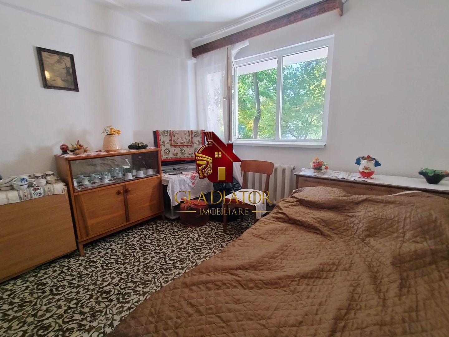 Copou Parc ferit de agitatia bulevardului, spatiu verde, et 1 cu lift - Poză 13