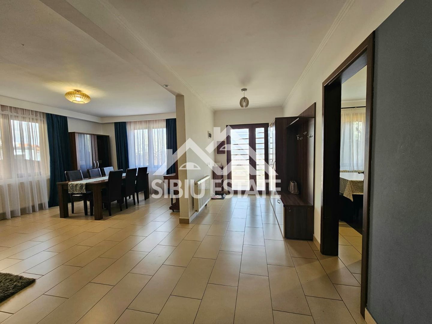 Casa de inchiriat 6 parcari - Poză 5