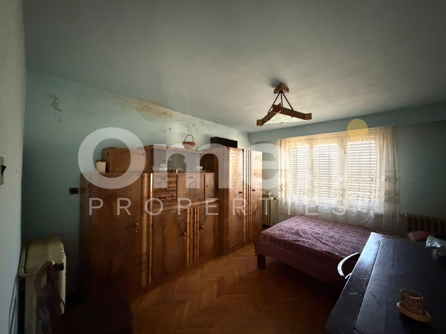 Casa de vanzare cu 446 mp teren si garaj, situata in zona centrala - Poză 4