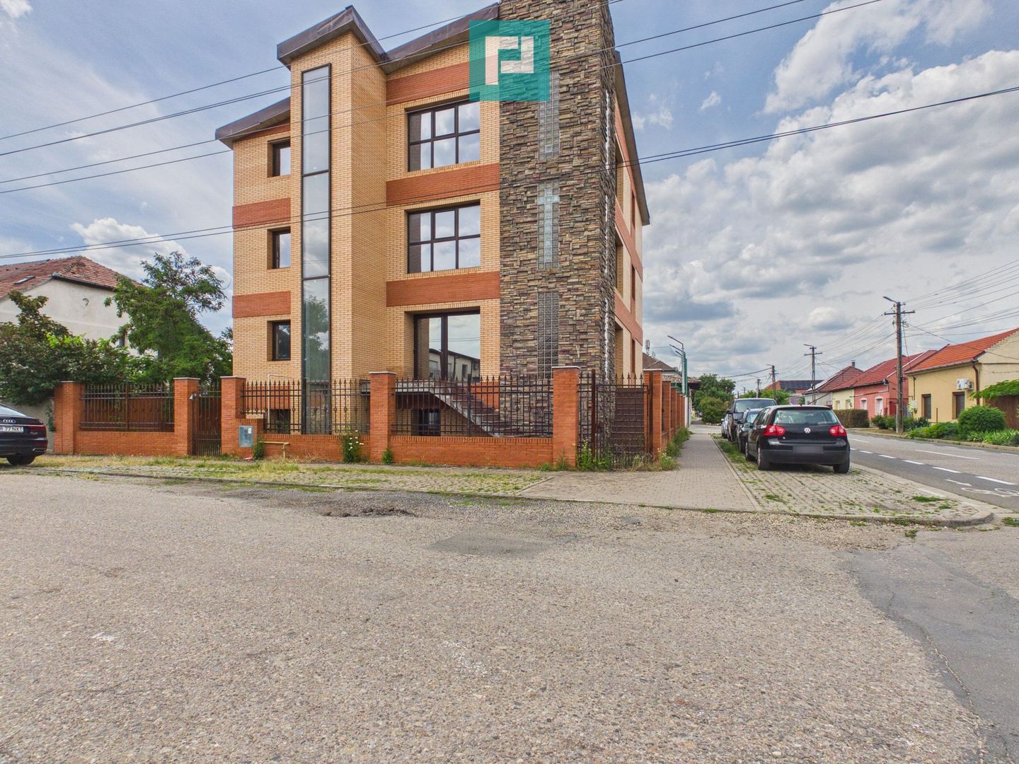 Clădire comercială în zona Grădiște - Poză 2