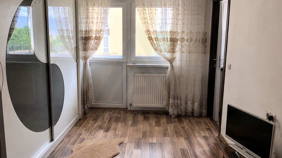 Garsoniera moderna etaj 2 balcon inchis zona Hipodrom  IV - Poză 1