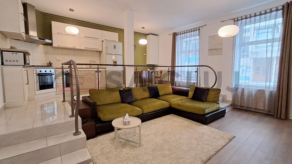 Casa, Curte Comuna, Zona Centrală!! - Poză 1