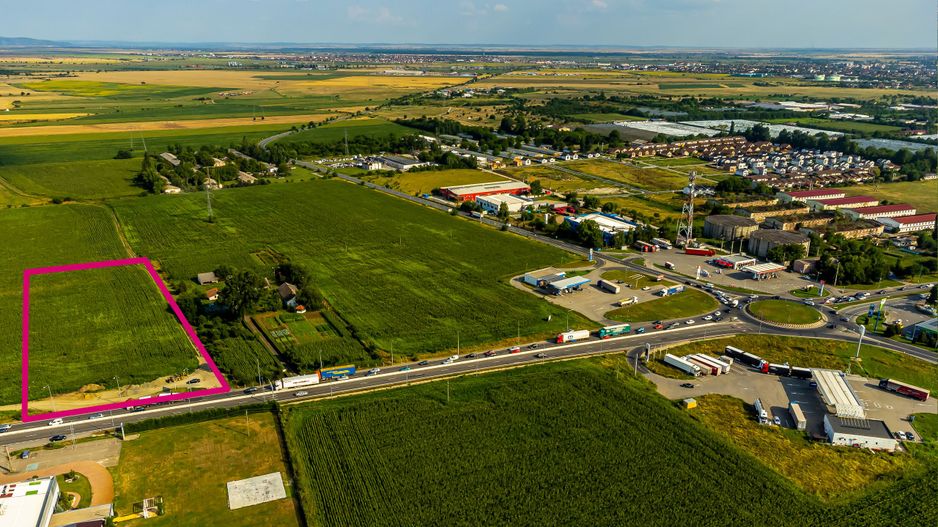 Teren vis-a-vis de reprezentanța Ford Arad - Poză 2