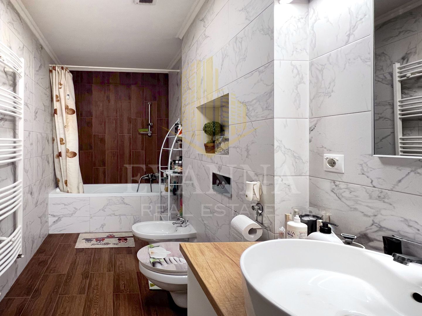 De vanzare 3 camere , etaj 1 - Tautii Magheraus. - Poză 11