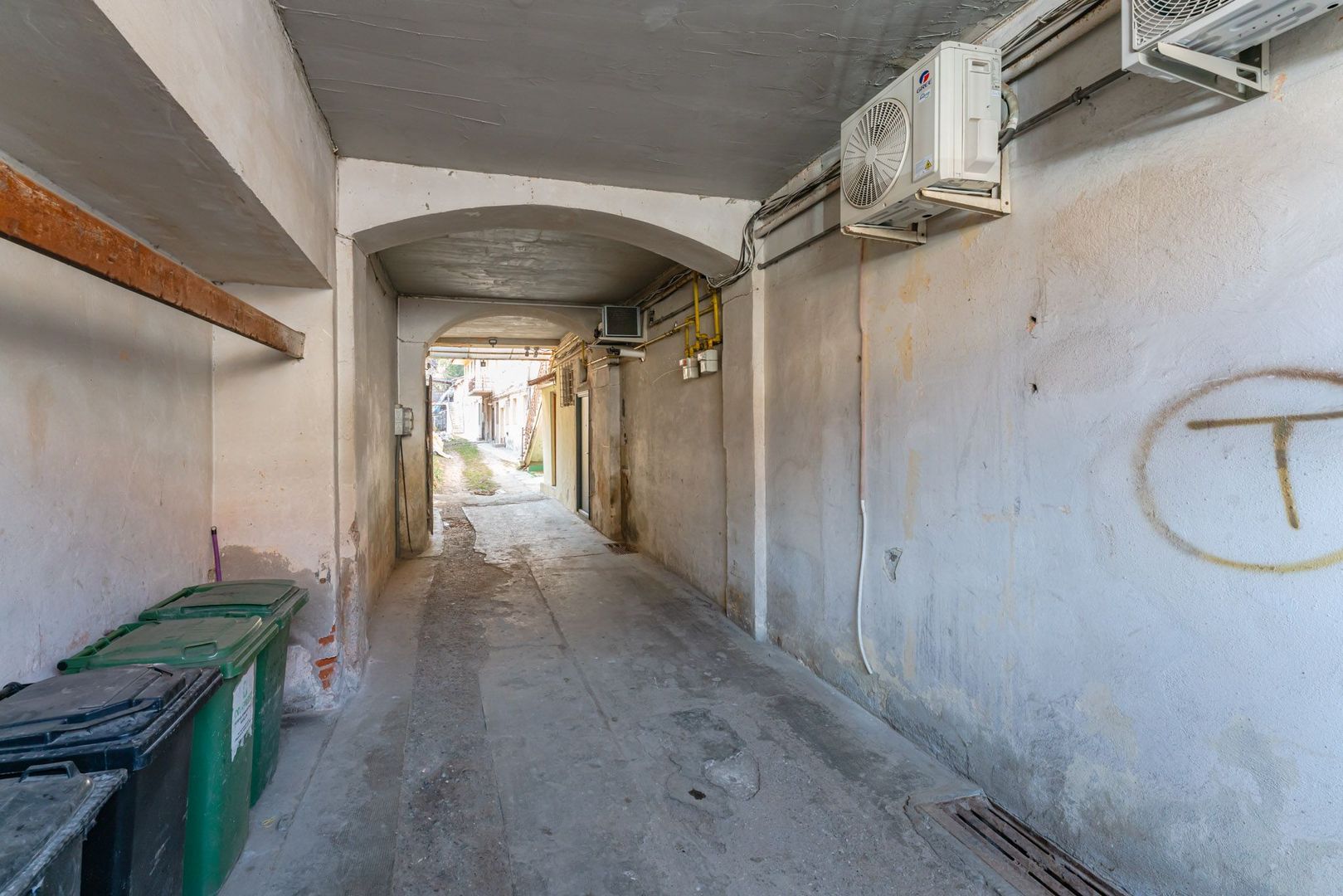 Clădire de vânzare în Brașovul Vechi | 16 camere | Potențial de dezvoltare - Poză 4