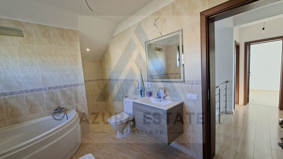 Casa intabulata 5 camere 2 bai si curte generoasa in Bavaria Park - Poză 15