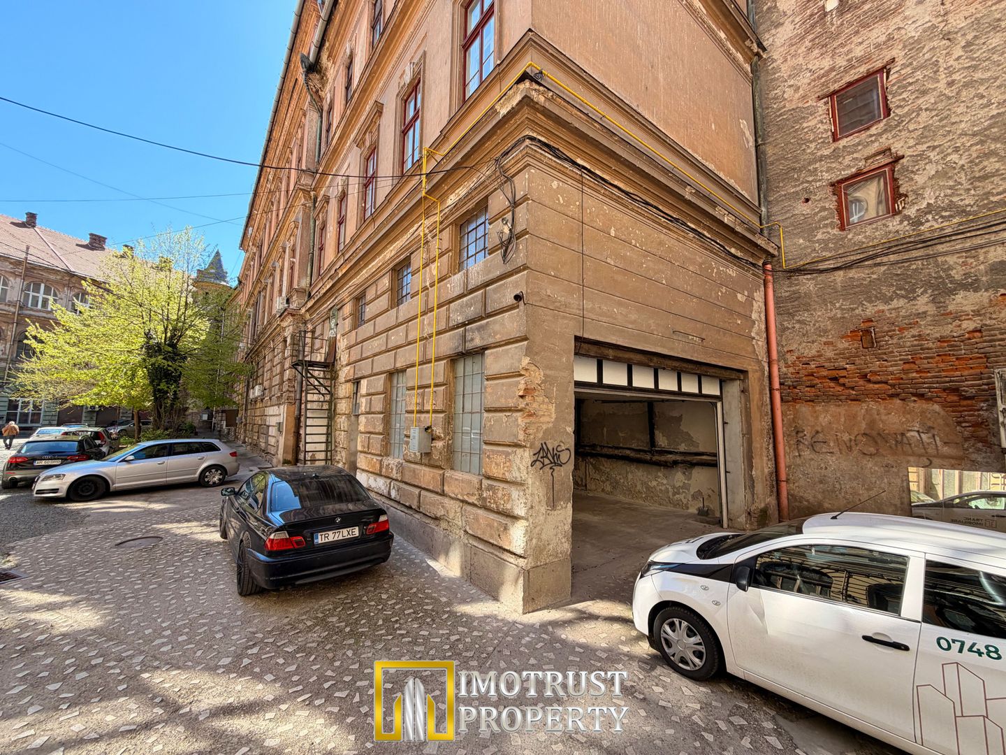Spațiu ultracentral, 63 mp, CF propriu, Bulevardul Revoluției - Poză 1