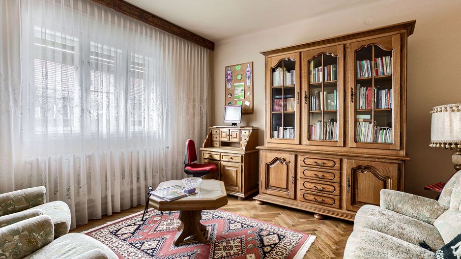 Casa cu 5 camere în Fântânele - Poză 2