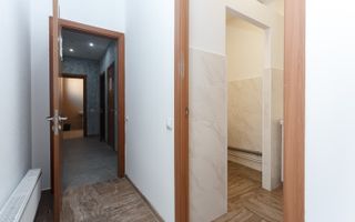 Vanzare oficiu in centru orasului - Poză 9
