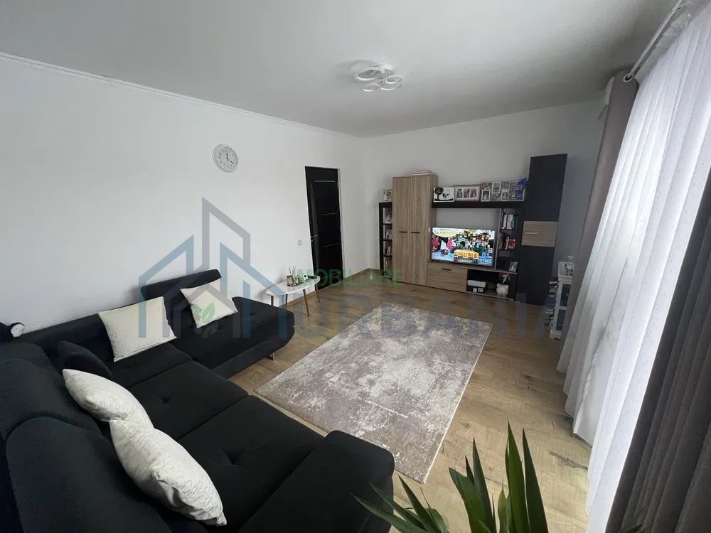 Apartament 2 camere, decomandat, Lunca Cetatuii - Poză 2