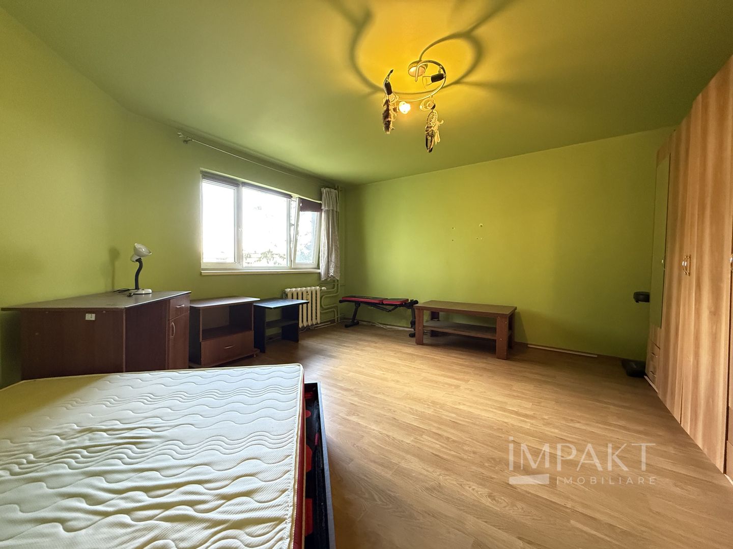 Apartament cu 2 camere decomandat , etaj intermediar , zona Big! - Poză 3