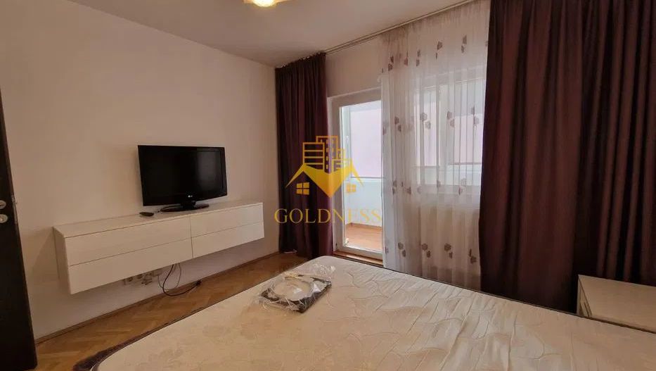 3 camere decomandate, Parcare, Garaj, UMF, Zorilor - Poză 1