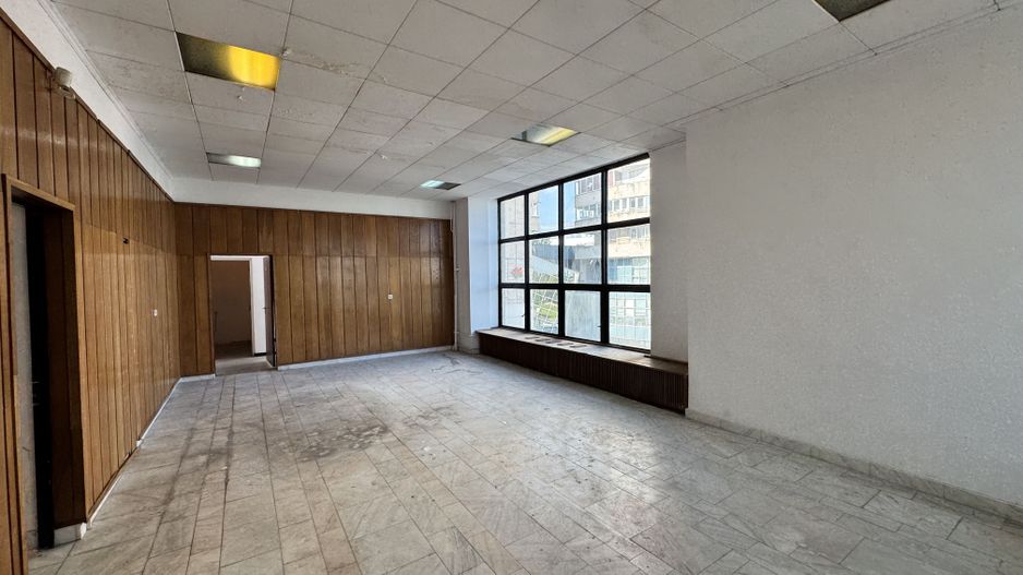 Spațiu comercial 493 mp utili | Locație centrală | Vizibilitate excelentă | - Poză 25