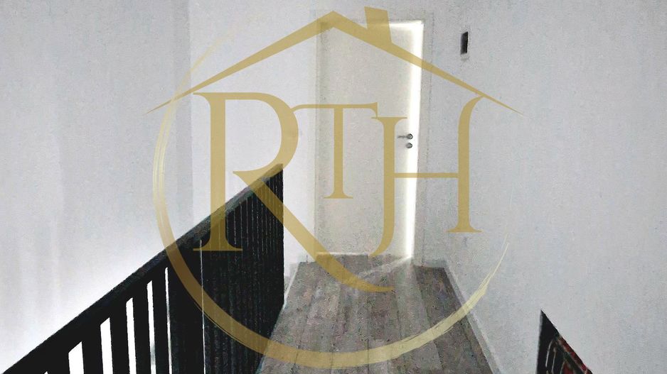 Duplex de vanzare cu 4 camere,2 bai,250 mp teren-Mosnita Veche zona Centrala. - Poză 9