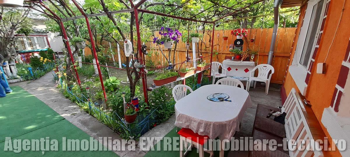 Casă de cărămidă, cu 4 camere, 417mp teren, lăngă Gara de Sud, Tecuci - Poză 2