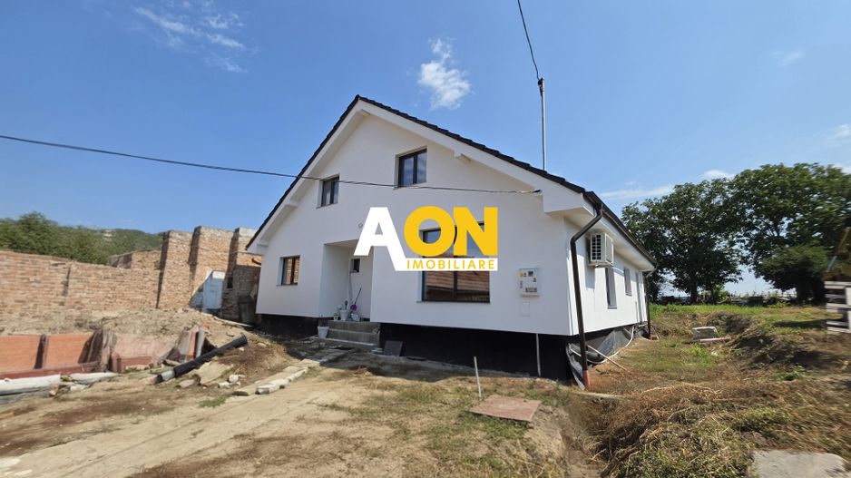 Casă 4 Camere, 2 Bai, 900mp Teren - Poză 1